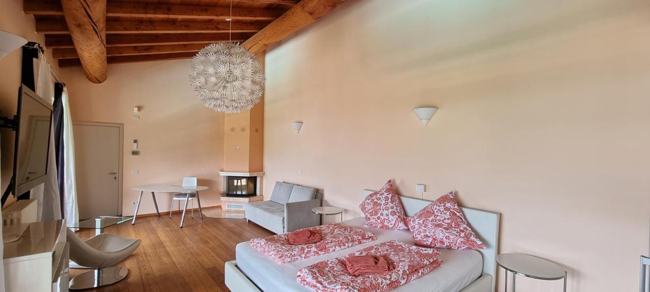Casa Romantica Colico Eksteriør bilde